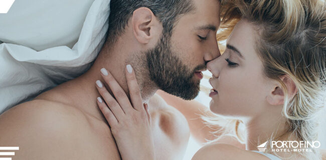 casal apaixonado na cama