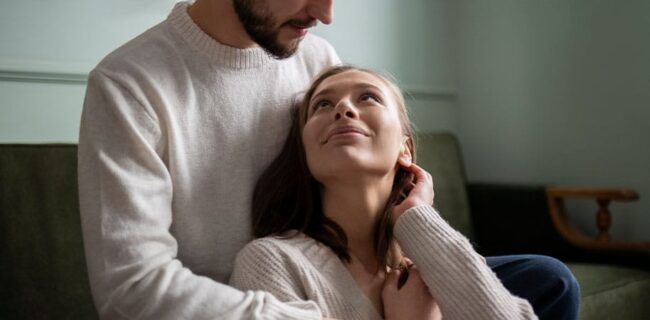 casal em momento de autocuidado